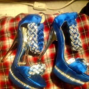 Italiana size 9 blue with white diamonds platform